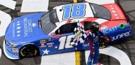 Kyle Busch reivindica sua primeira vitória da NASCAR Xfinity Series
