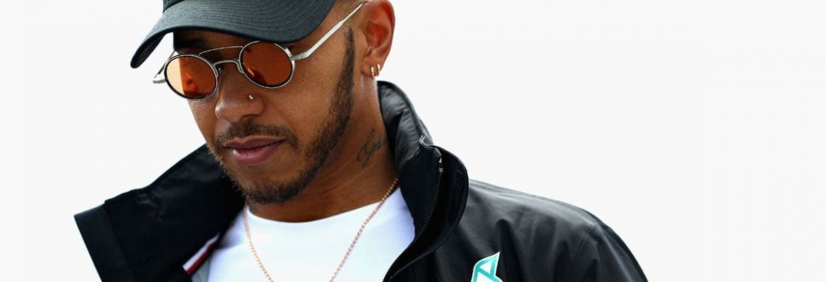 Confiabilidade preocupa Hamilton após atraso de atualização da Mercedes