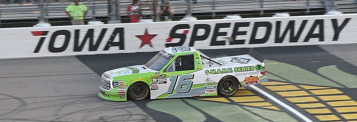 Moffitt vence no Iowa e se aproxima de Gragson no campeonato da Truck Series