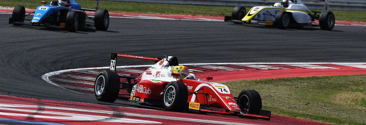Enzo Fittipaldi crava 3 poles e vence prova 1 da F4 Italiana em Misano
