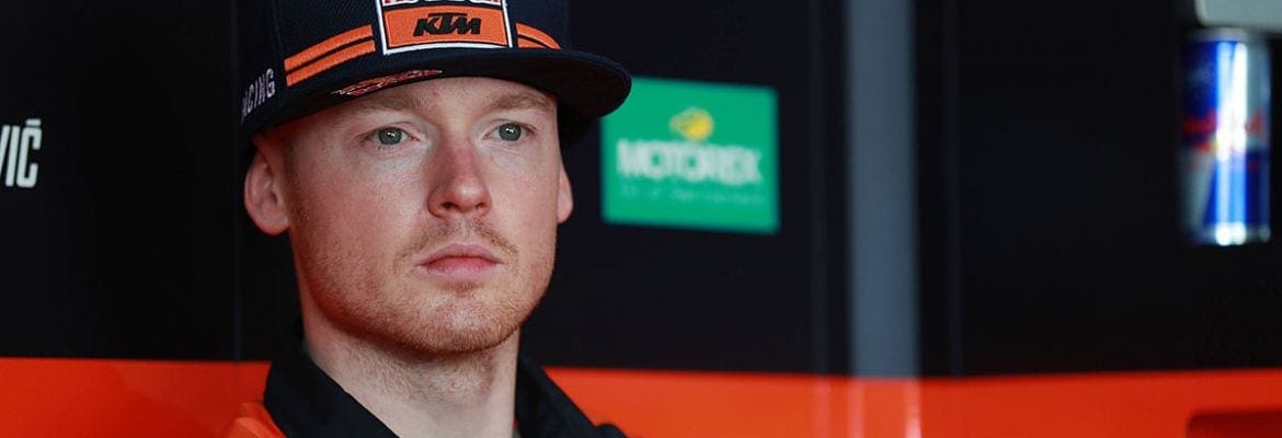 Sem vaga na MotoGP, Bradley Smith considera aposentadoria