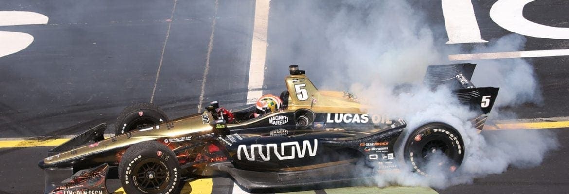 Hinchcliffe lidera teste em Sebring