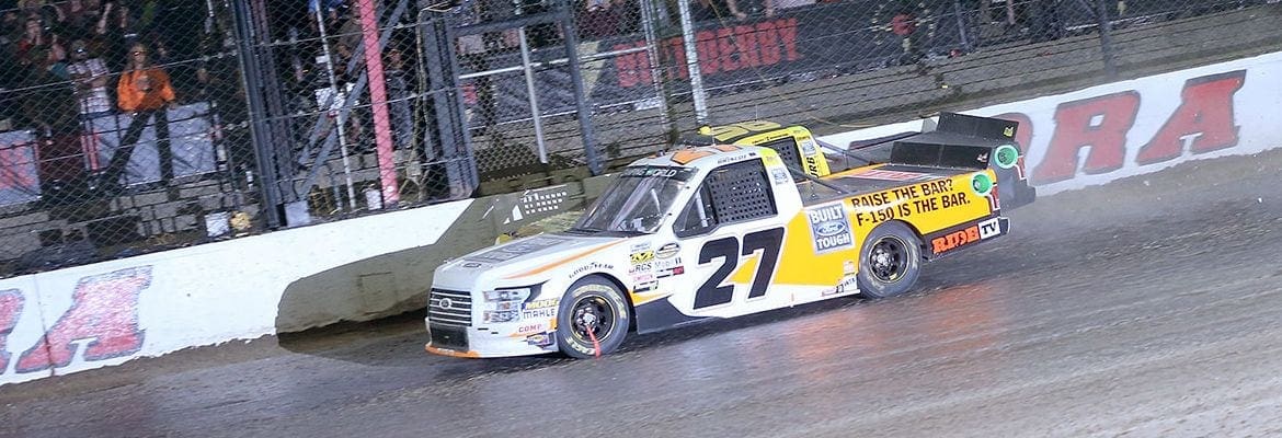 Briscoe derrota Enfinger em final emocionante na Truck Series