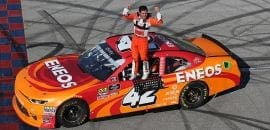 Kyle Larson recupera prejuízo e vence Xfinity Series em Overton