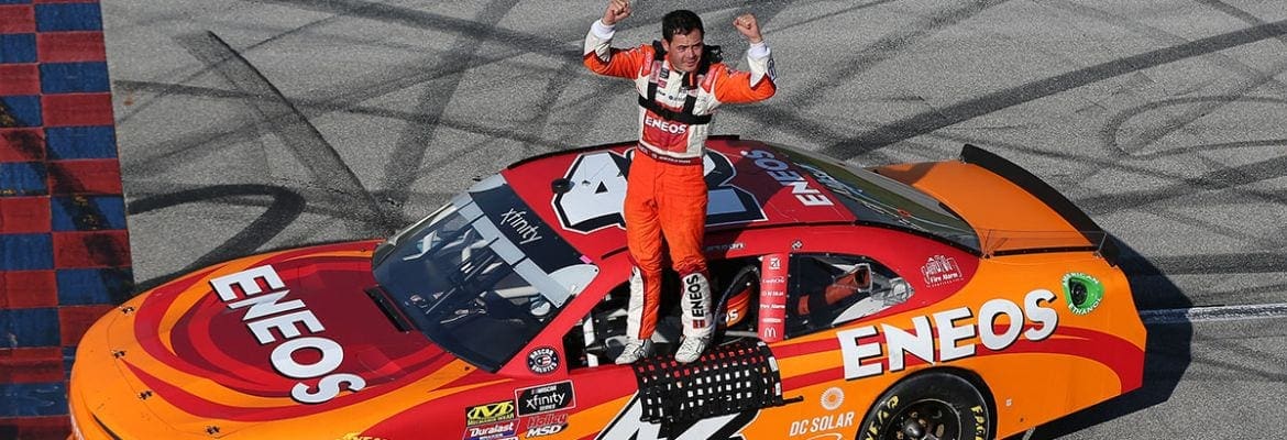Kyle Larson recupera prejuízo e vence Xfinity Series em Overton