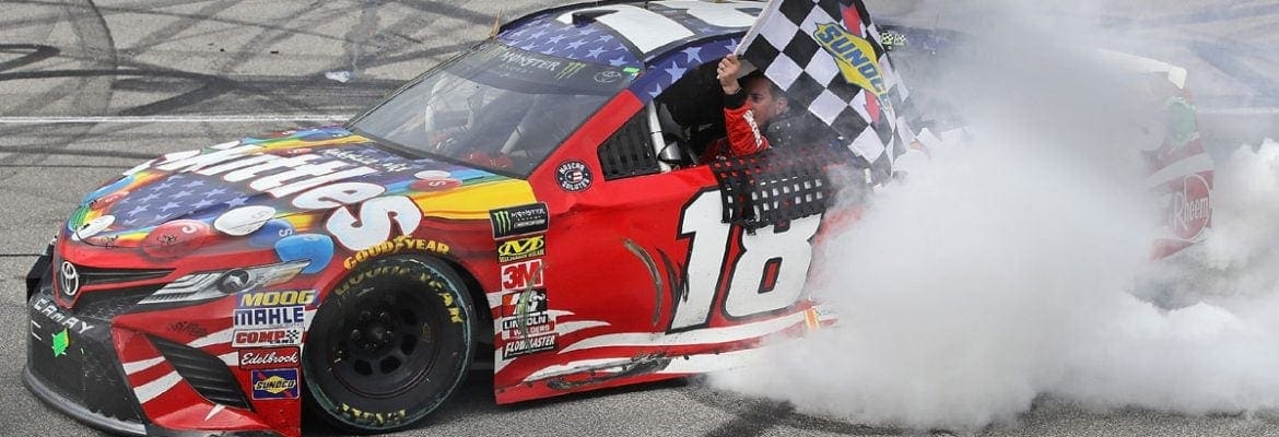 Kyle Busch vence disputa acirrada contra Larson em Chicago