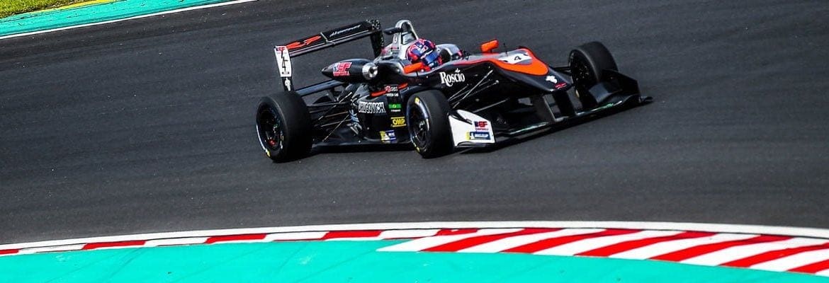 Ultrapassagem ousada em Barcelona garante 13ª vitória de Drugovich no campeonato