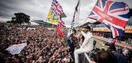 Corrida em Silverstone seria o começo de temporada ideal, diz Brundle