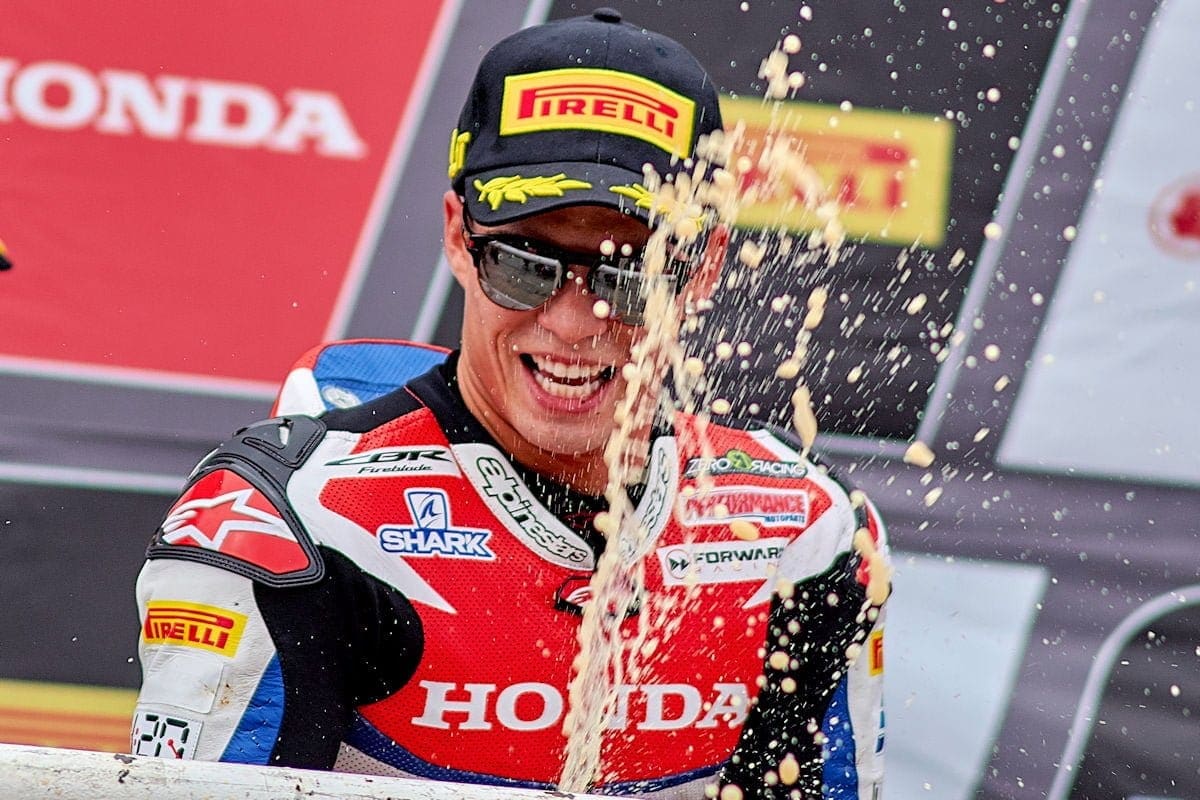 Eric Granado vence as duas do SuperBike Brasil em Interlagos e amplia vantagem na liderança do campeonato Eric Granado - SuperBike Brasil2_k-01