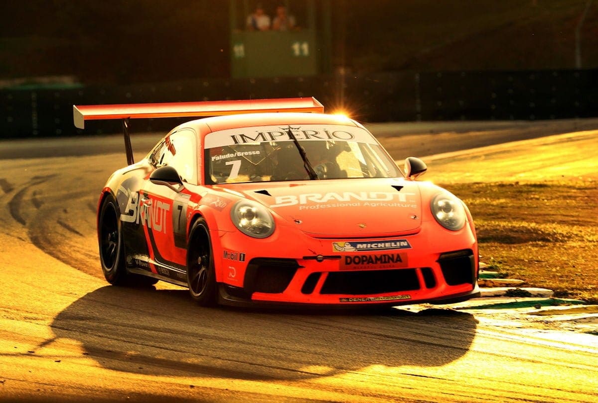 Com definição nas voltas finais, Neugebauer e Jimenez vencem a abertura da Porsche Império GT3 Cup Endurance Series Porsche Império GT3 Cup Endurance Series