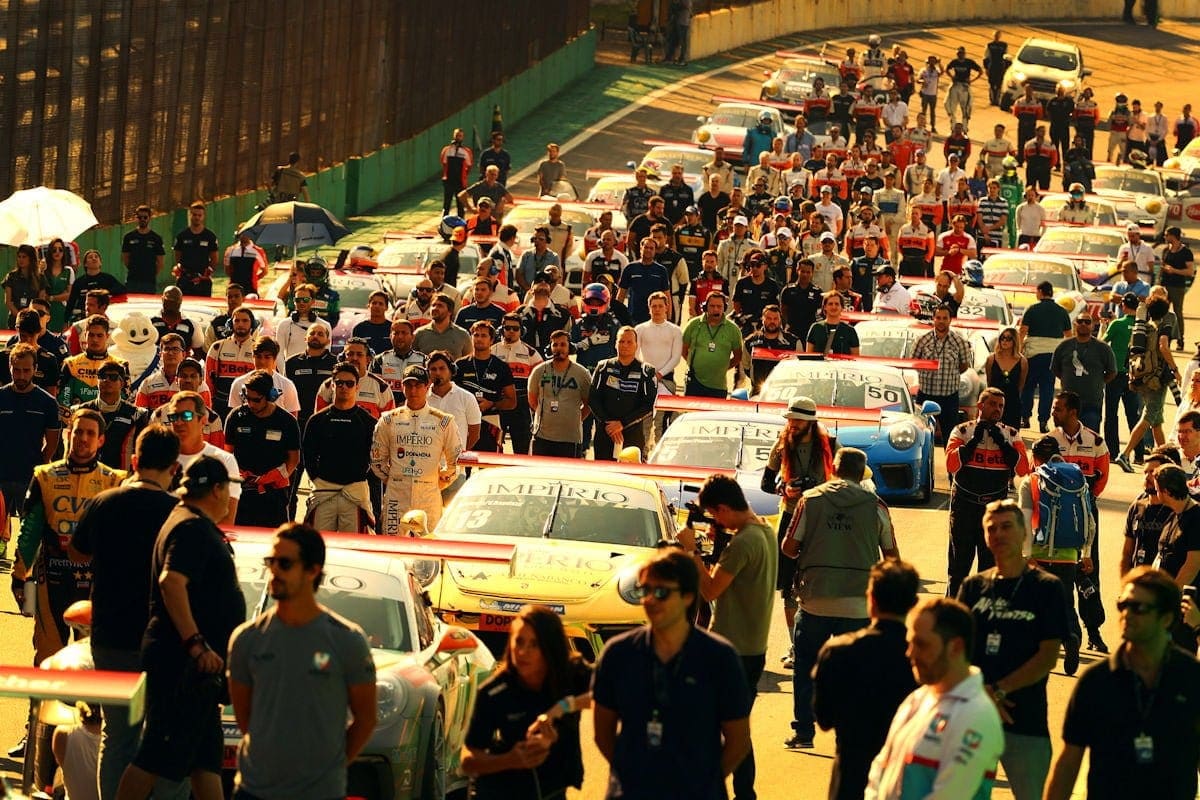 Com definição nas voltas finais, Neugebauer e Jimenez vencem a abertura da Porsche Império GT3 Cup Endurance Series Porsche Império GT3 Cup Endurance Series