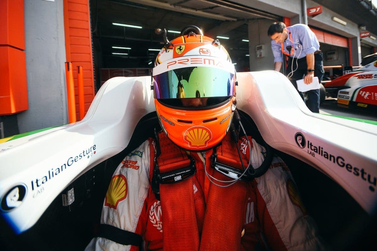 F4 italiana: Gianluca Petecof completa a rodada tripla de Ímola com pontos em todas as corridas Gianluca Petecof - F4 italiana