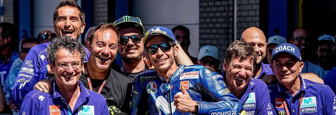 Rossi ironiza pressão sobre engenheiros da Yamaha: “quando me veem, fogem”
