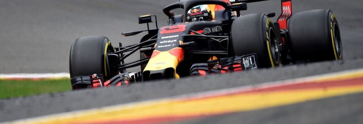 Carros da Red Bull sem combustível para o caótico Q3