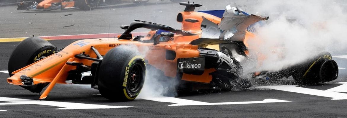 Fernando Alonso revela ainda sentir dor na mão direita depois de acidente na Bélgica