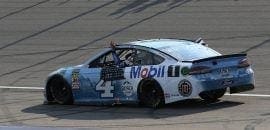 Kevin Harvick conquista a vitória em Michigan