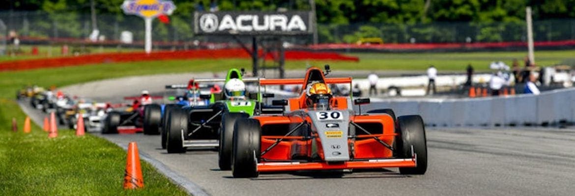 Com 2 pódios e pole, Arthur Leist recebe troféu por destaque em seu ano de estreia na F4 Americana