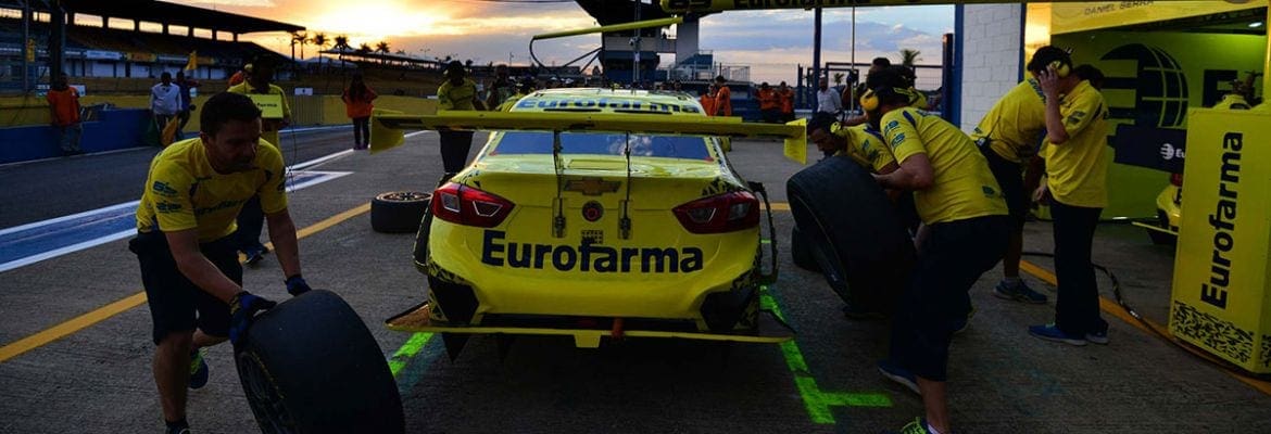 Torcedor pode acompanhar o sábado da Stock Car trocando um litro de leite