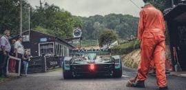 Jaguar quebra recorde elétrico em subida de montanha na Inglaterra