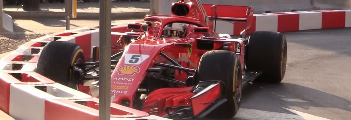 Vettel culpa “volante de Kimi” por acidente bizarro na demonstração da F1 em Milão