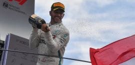 Hamilton não vê necessidade de mudar nada nos finais de semana de corrida