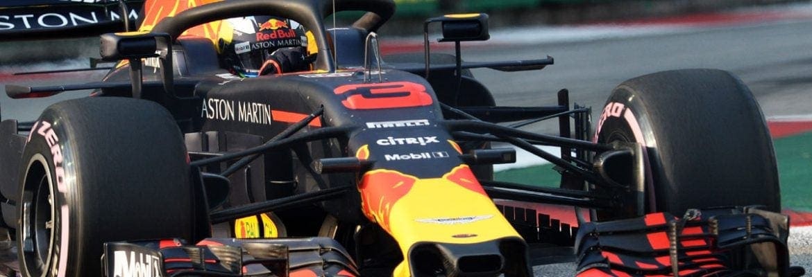 Ricciardo lidera domínio da Red Bull no primeiro treino da F1 em Singapura