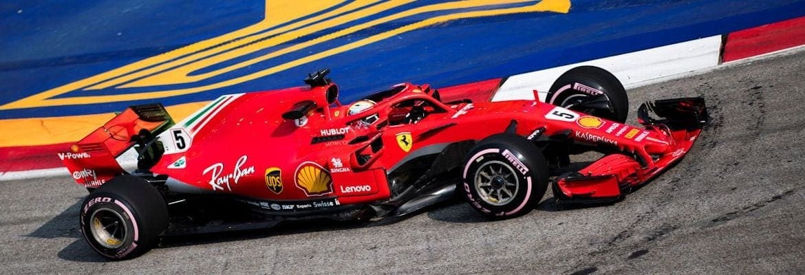 Com dobradinha da Ferrari, Vettel lidera último treino da F1 em Singapura