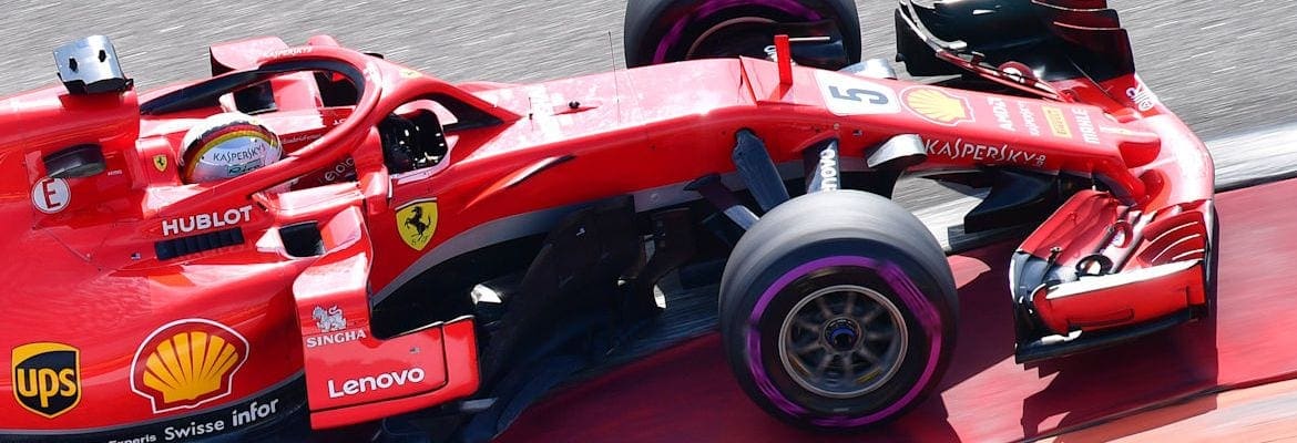 Vettel: pequeno erro custou a ultrapassagem de Hamilton