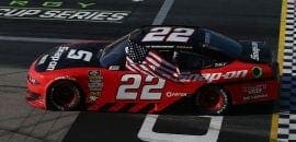 Xfinity: Brad Keselowski ganha corrida maluca em Darlington