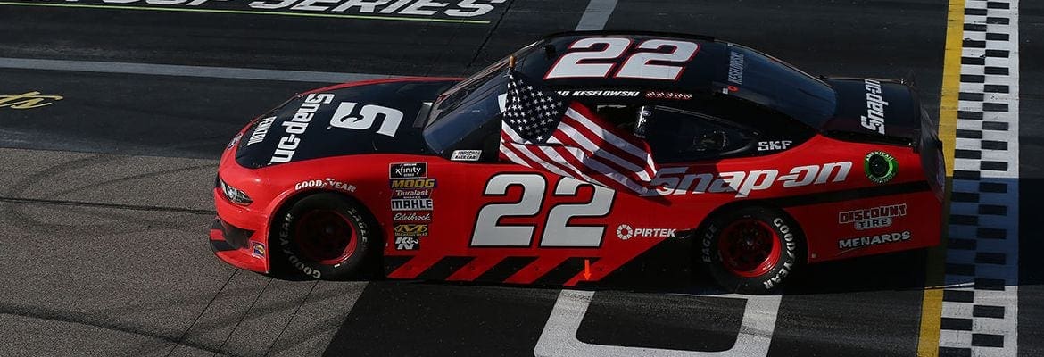 Xfinity: Brad Keselowski ganha corrida maluca em Darlington