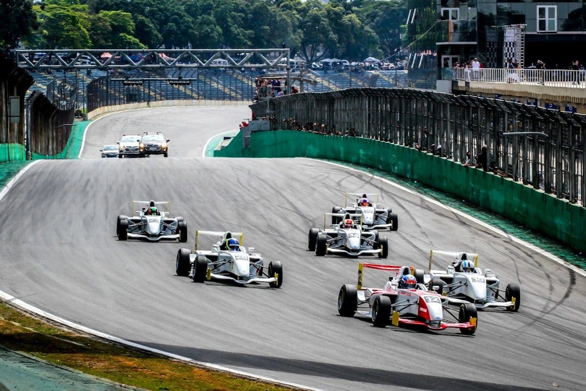 Lopes e Guedes vencem a etapa de Interlagos da Academy Sudamericana Fórmula Academy Sudamericana - Interlagos