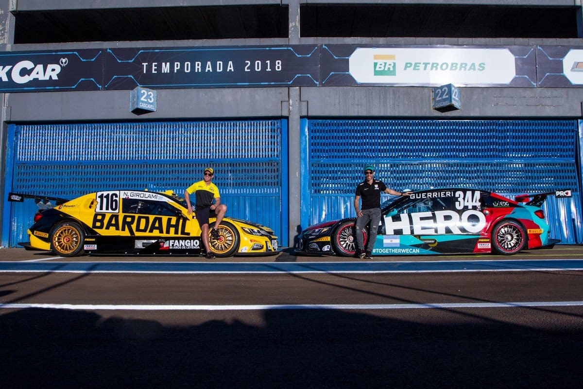Para argentinos, Fangio foi "o primeiro Senna da Fórmula 1" Nestor Girolami (esquerda) e Esteban Guerrieri: "hermanos" na Stock Car