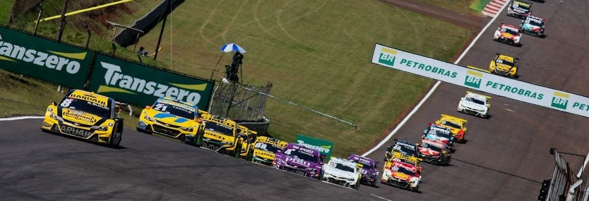 Rafael Suzuki larga na pole e conquista pódio na corrida 2 em Cascavel