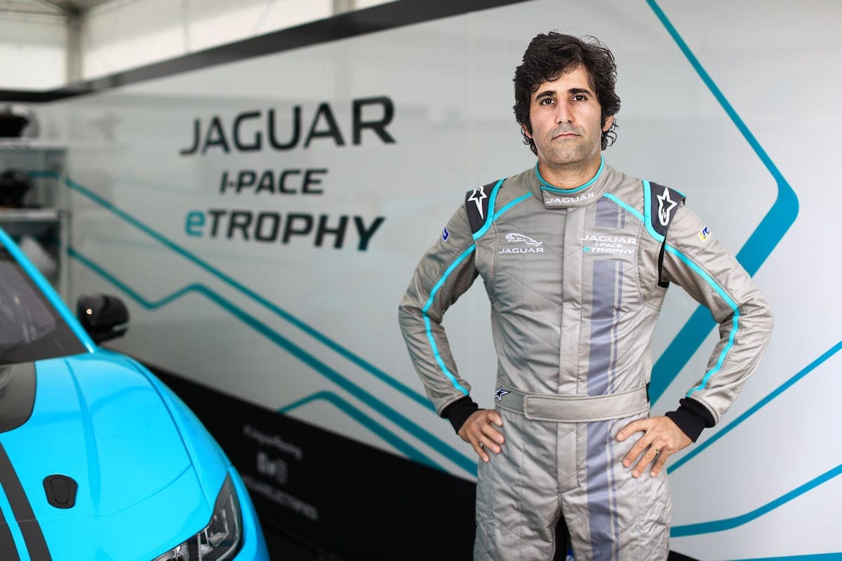 Jaguar I-PACE eTROPHY: primeira corrida com carros elétricos de produção -  Carro Elétrico
