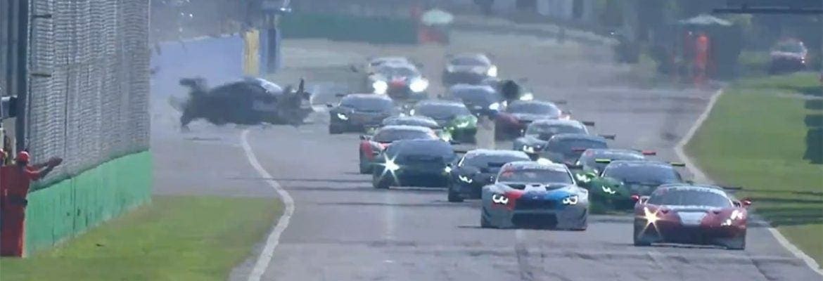 VÍDEO: Alan Hellmeister sofre fraturas nas duas pernas após grave acidente na etapa de Monza do GT Open