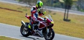 Eric Granado aumenta a vantagem para Alex Barros e se aproxima do bicampeonato no SBK