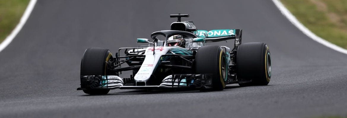 GP do Japão: Hamilton faz a pole em dobradinha da Mercedes; com erro da Ferrari, Vettel larga em nono