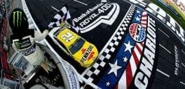 Ryan Blaney sua conquista primeira vitória no ano em Charlotte