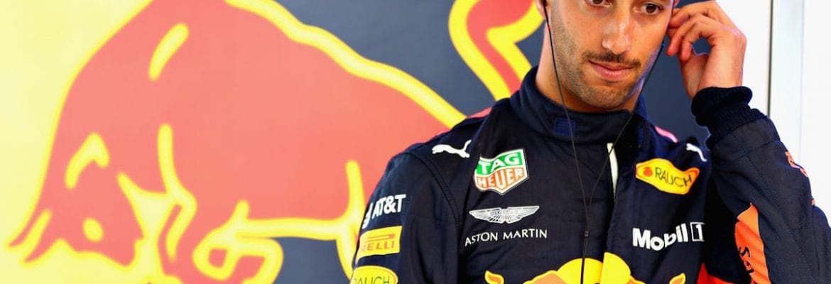 Ricciardo cansou de esperar uma resposta “preto no branco” da Mercedes