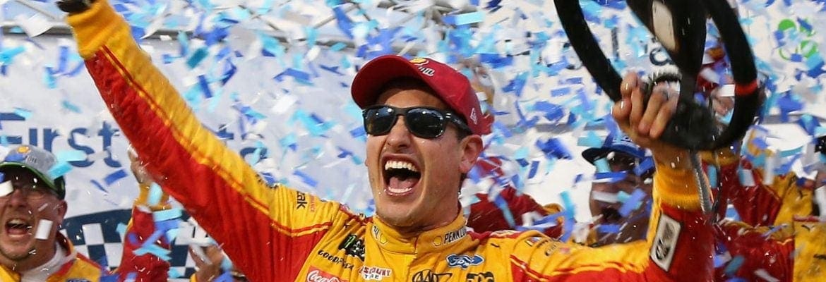 Joey Logano vence final emocionante sobre Martin Truex Jr em Martinsville