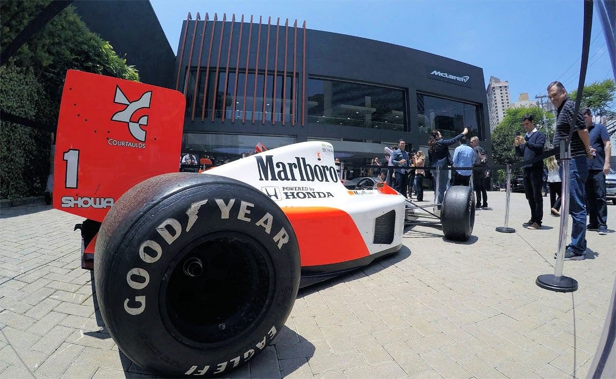 30 anos do primeiro título de Senna na Fórmula 1 é comemorado na