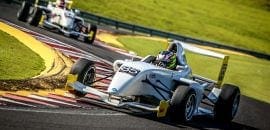 Na F-Academy, Enzo Bortoleto mantém hegemonia e faz a pole no Velo Città