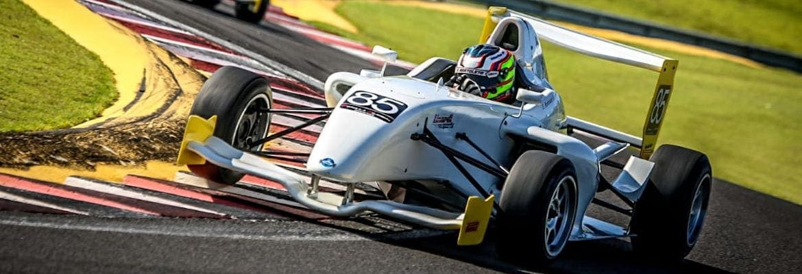 Na F-Academy, Enzo Bortoleto mantém hegemonia e faz a pole no Velo Città