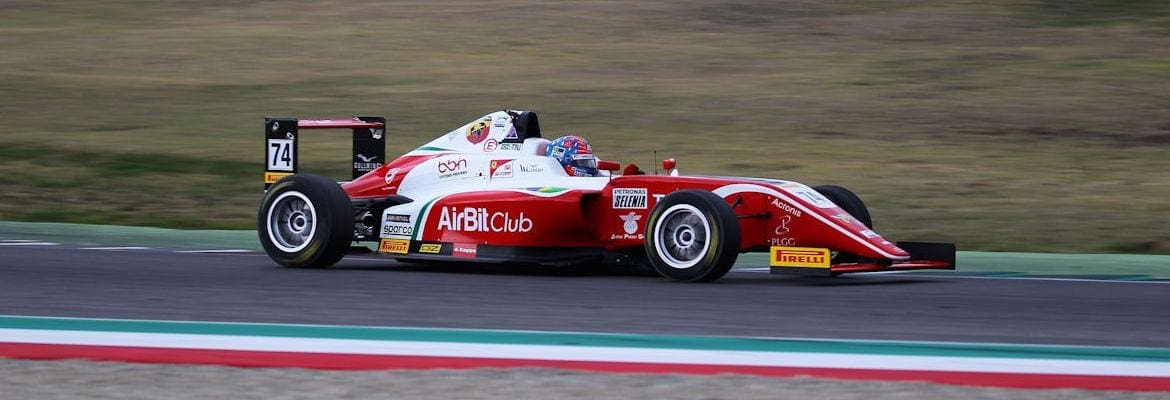 Enzo Fittipaldi é o 2º mais rápido do dia em Mugello na véspera da disputa do título da F4 Italiana