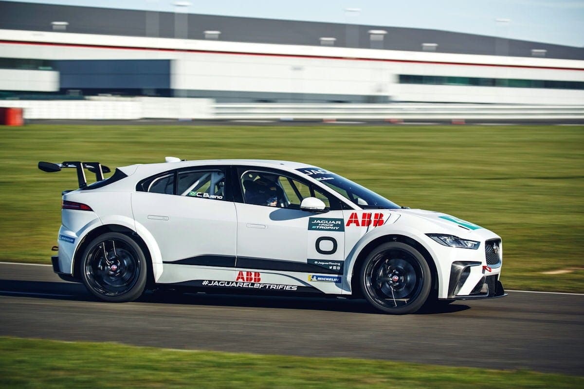 Cacá Bueno e Sérgio Jimenez fazem ajustes finais antes da abertura do Jaguar I-PACE eTROPHY Cacá Bueno e Sergio Jimenez - Jaguar I-PACE eTROPHY