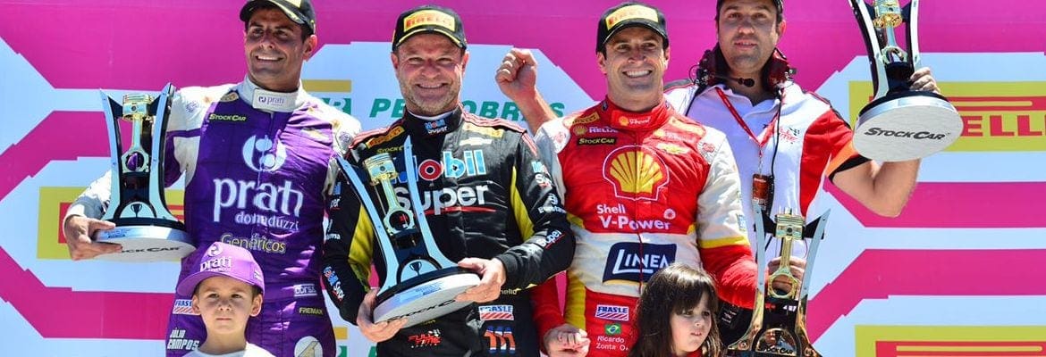 Rubens Barrichello vence corrida 1 em Londrina