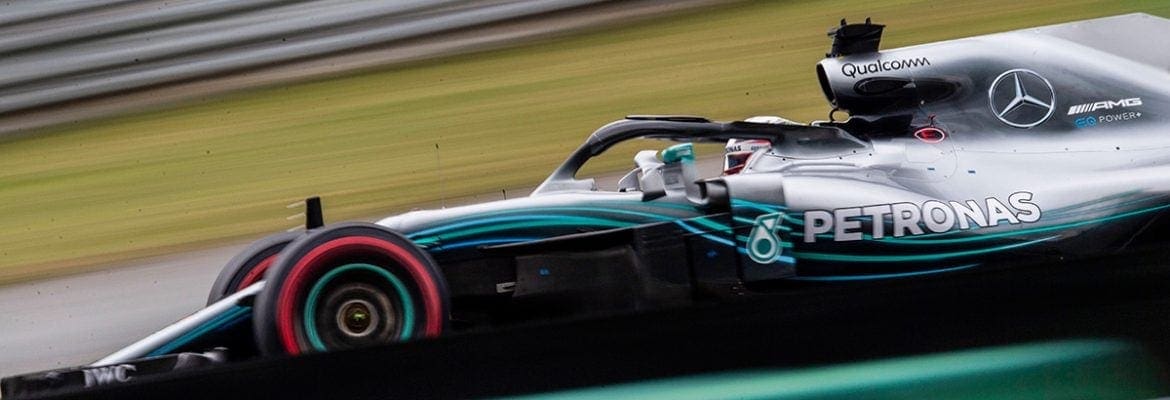 Lewis Hamilton admite que estava errado ao chamar Sergey Sirotkin de “desrespeitoso”