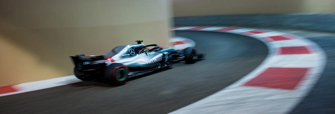 Hamilton recebe “puxão de orelha” e está a uma advertência de perder posições no grid