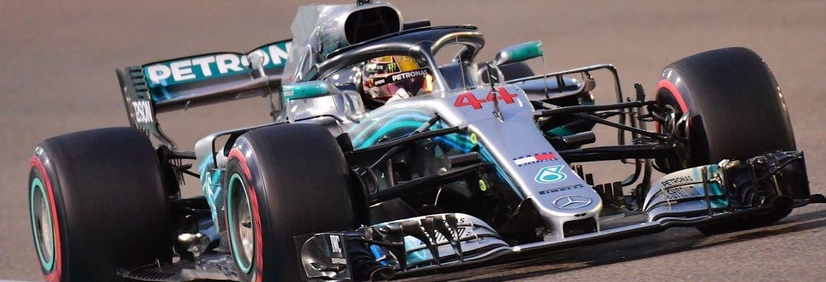 De ponta a ponta, Lewis Hamilton garante sua 73ª vitória da carreira em Abu Dhabi