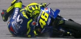GP da Malásia: Rossi cai faltando quatro voltas e deixa vitória para Marquez em Sepang
